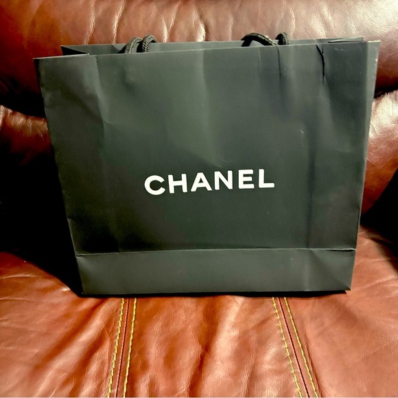 New Chanel Large Gift Bag Empty Paper Shopping Tote 13" x 11" - Picture 1 of 5